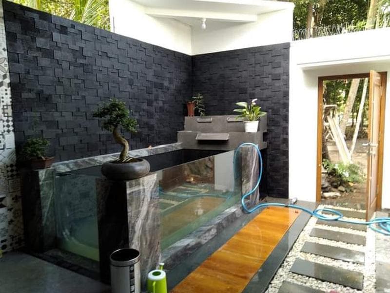 Kolam kaca